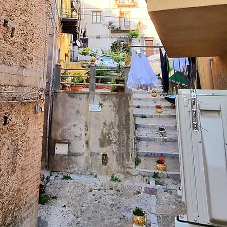 Porta Terra Cefalu